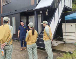 非常用発電機の専門会社 株式会社ロジエイティブ は、発電機・非常用発電機の エンジンがかからない、始動しない、あるいはすぐ止まるといったトラブルに迅速対応する 修理会社 です。これらの不具合の原因は、バッテリーや基板などの電気系統の故障、または燃料供給の不良などエンジン側の問題が多くを占めます。弊社は長年の経験と専門知識を活かし、正確な原因診断と適切な修理を行い、大切な非常用発電機を確実に復旧させます。