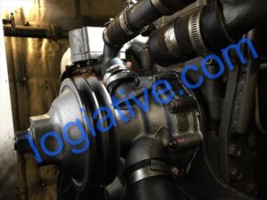 非常用発電機の冷却水漏れを放置すると、オーバーヒートや途中停止、エンジン損傷につながる危険があります。冷却水漏れの原因や症状、負荷試験の重要性を専門会社がわかりやすく解説します。 / 非常用発電機の専門会社 株式会社ロジエイティブ 非常用発電機の冷却水漏れを放置すると、オーバーヒートや途中停止、エンジン損傷につながる危険があります。冷却水漏れの原因や症状、負荷試験の重要性を専門会社がわかりやすく解説します。