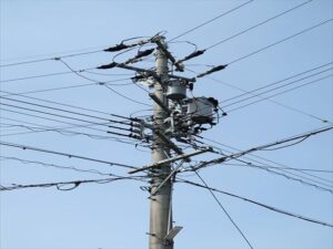工場の停電対策で準備すべきポイントを解説。BCP対策、非常用発電機、負荷試験、燃料管理、設備更新など、生産停止リスクを最小限に抑えるために必要な対策を詳しく紹介します。