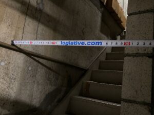 非常用発電機が搬入できない場合でも更新工事を諦める必要はありません。分解搬入やクレーン搬入などの発電機搬入方法を専門業者が解説。狭小通路や地下機械室にも対応可能な対策をご紹介します。 / 非常用発電機の専門会社 株式会社ロジエイティブ 非常用発電機が搬入できない場合でも更新工事を諦める必要はありません。分解搬入やクレーン搬入などの発電機搬入方法を専門業者が解説。狭小通路や地下機械室にも対応可能な対策をご紹介します。